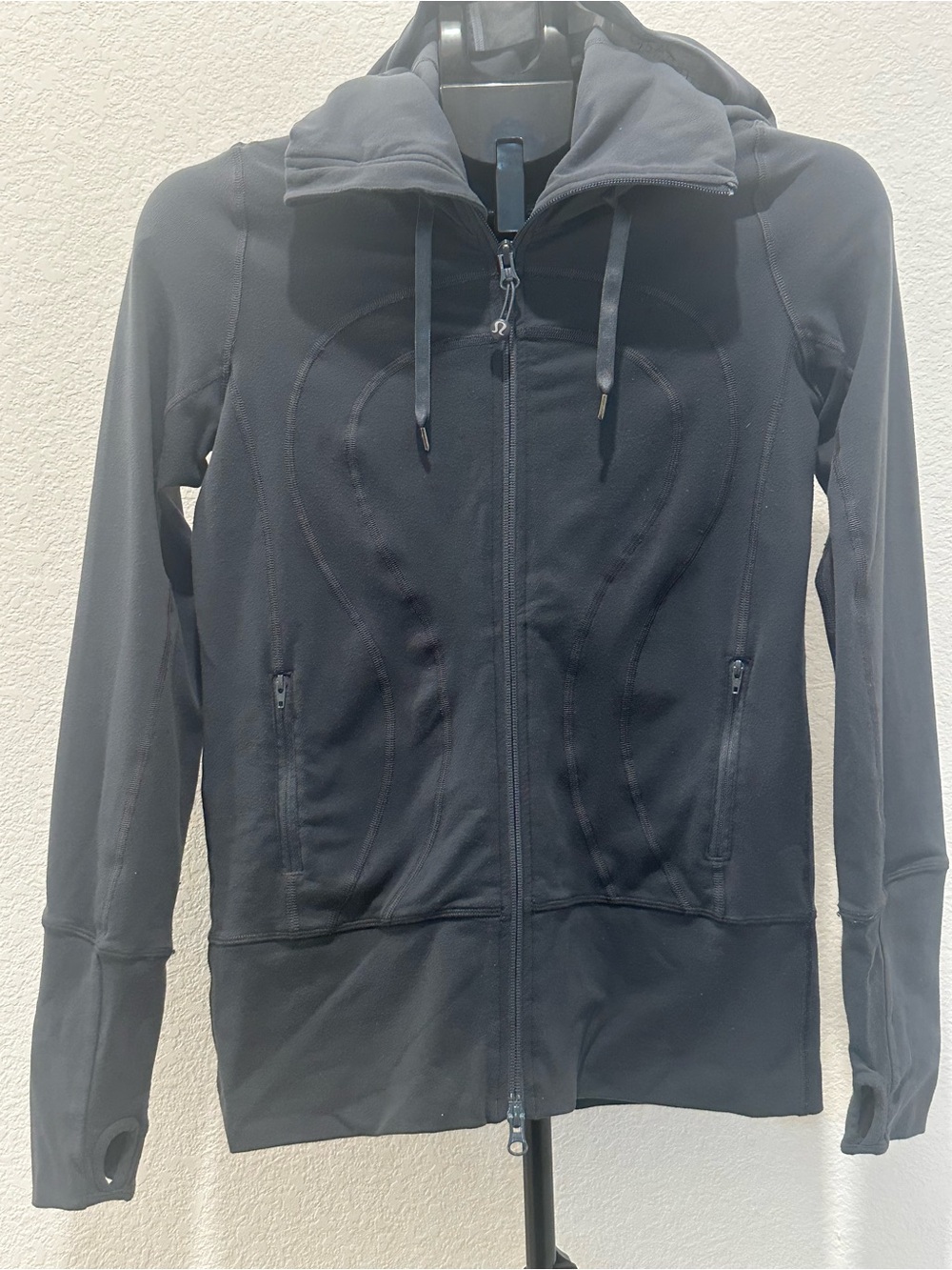 Lululemon Women’s Dark Gray Full Zip Hooded Jacket Size 4 Thumbholes